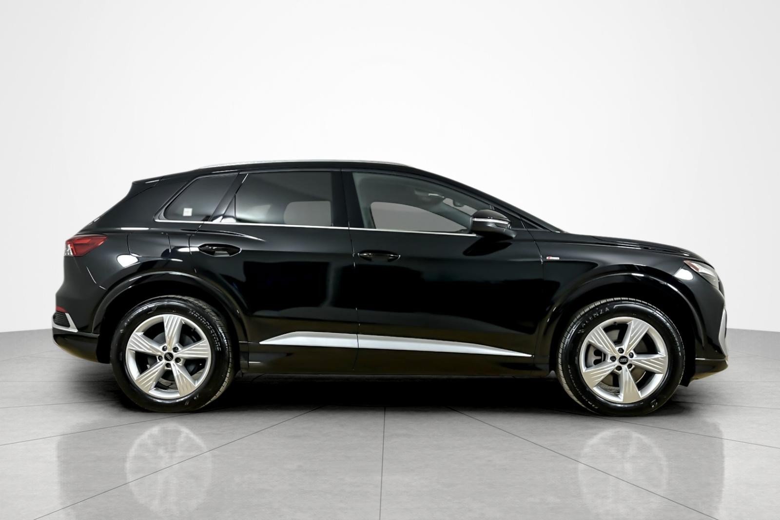 Certified 2023 Audi Q4 e-tron Premium w/ Convenience Package AWD/4WD image 6