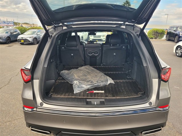 Used 2023 Acura MDX A-Spec image 11
