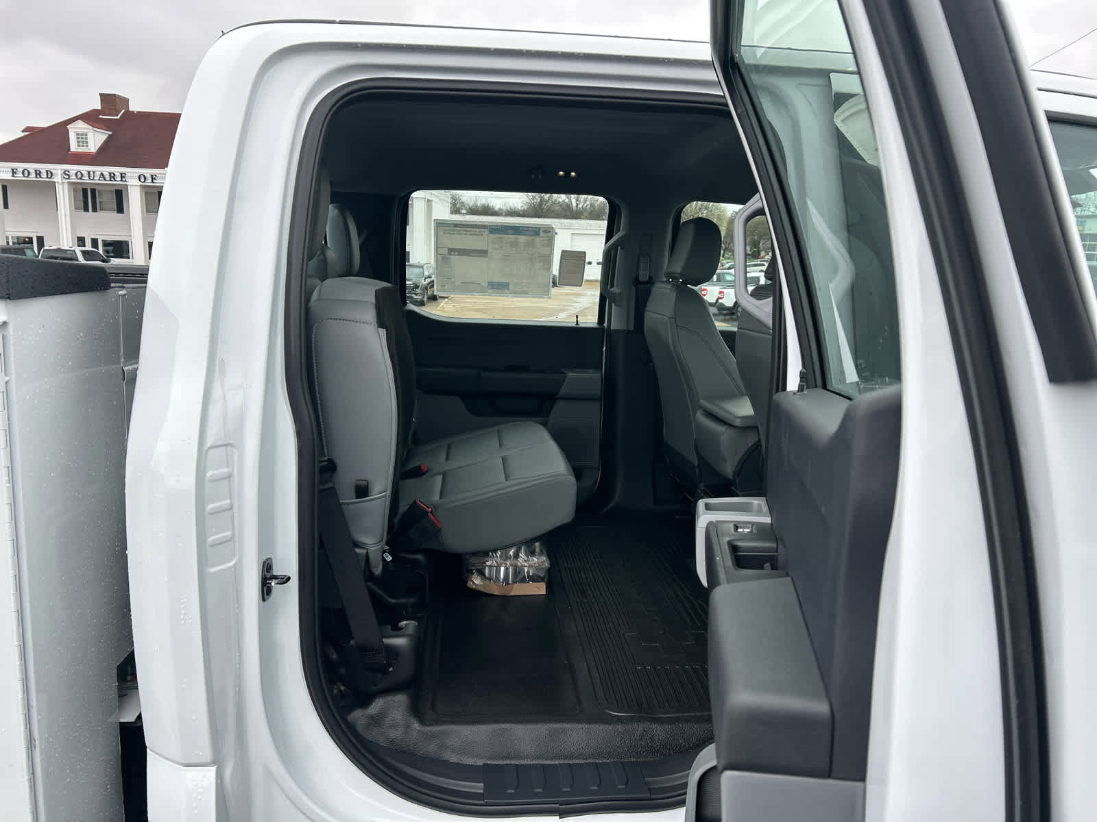 New 2026 Ford F250 XL w/ XL Chrome Package image 8