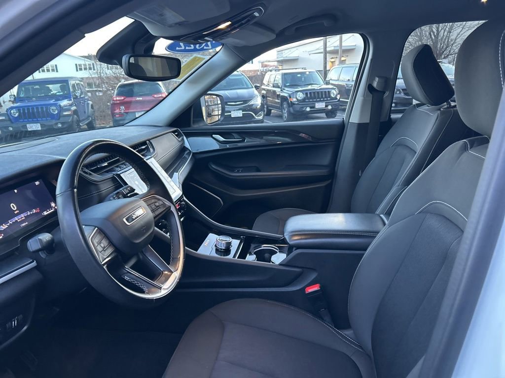 Used 2022 Jeep Grand Cherokee L Laredo w/ Luxury Tech Group I image 47