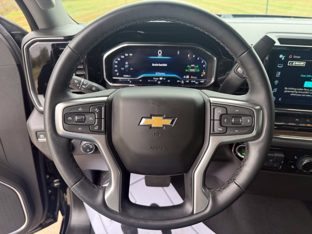 Used 2025 Chevrolet Silverado 1500 LT AWD/4WD image 29