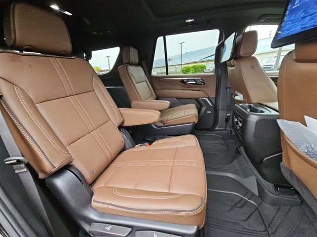 Used 2025 Chevrolet Tahoe High Country AWD/4WD image 28