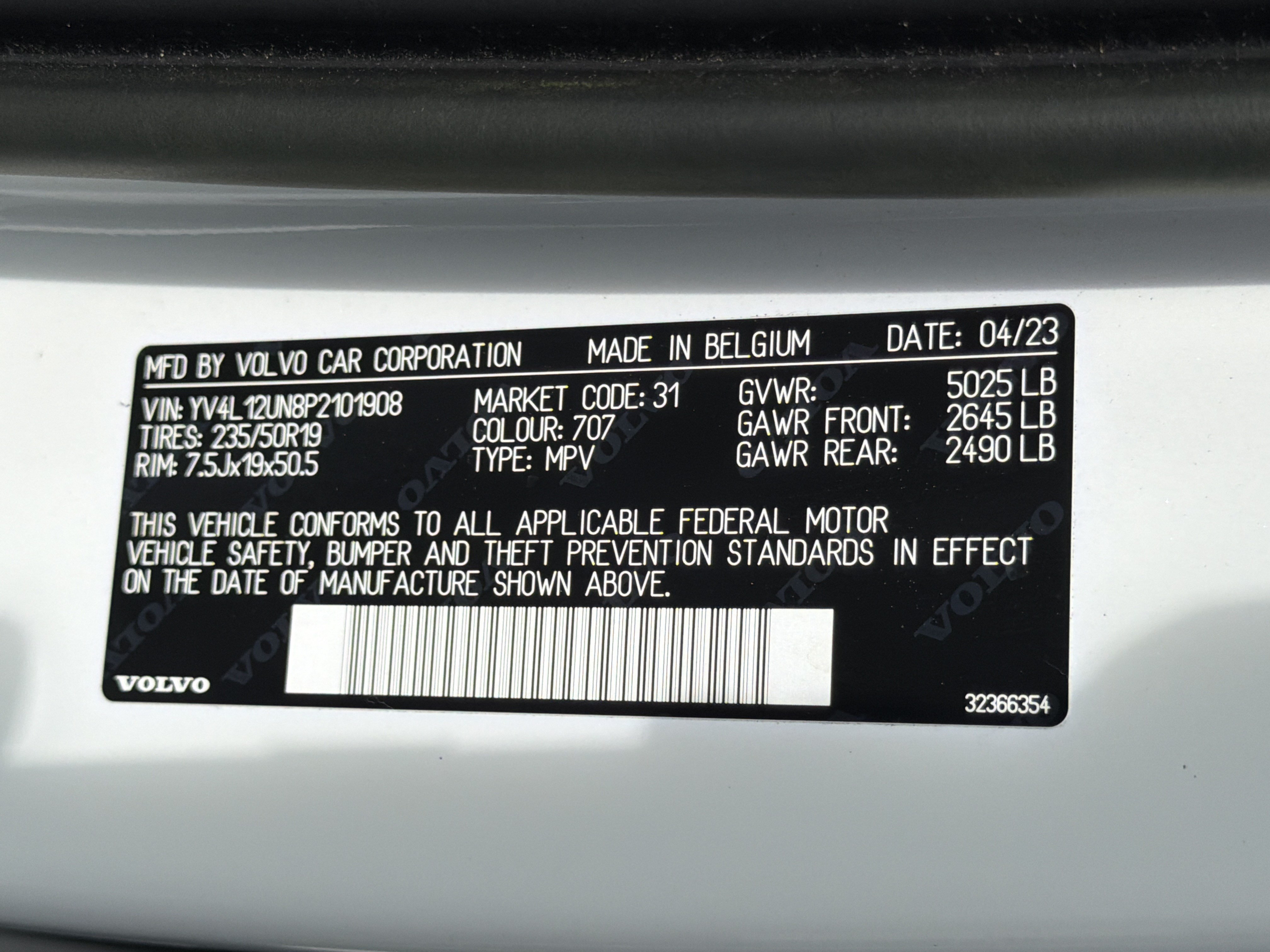 Certified 2023 Volvo XC40 B5 Plus w/ Protection Package Premier AWD/4WD image 37