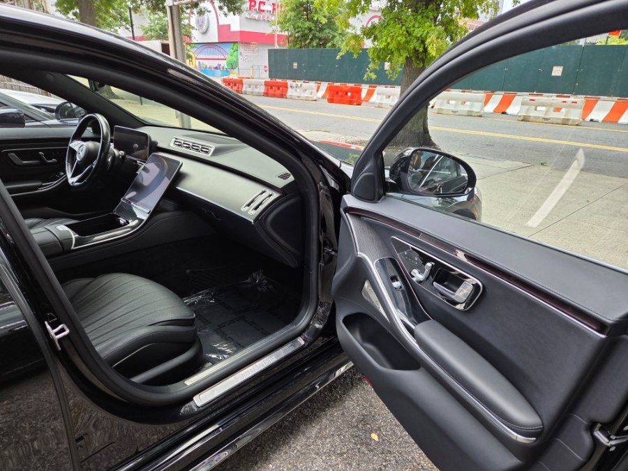 Used 2023 Mercedes-Benz S 500 4MATIC w/ AMG Line image 16