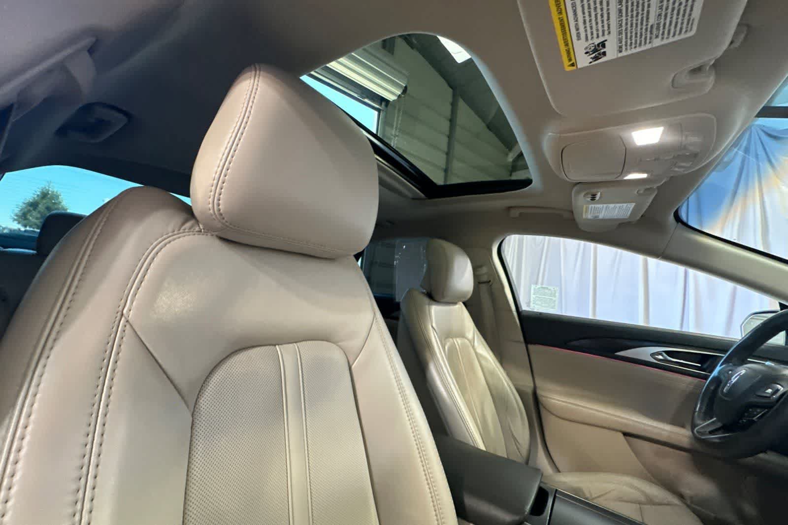 Used 2017 Lincoln MKZ Reserve FWD image 18