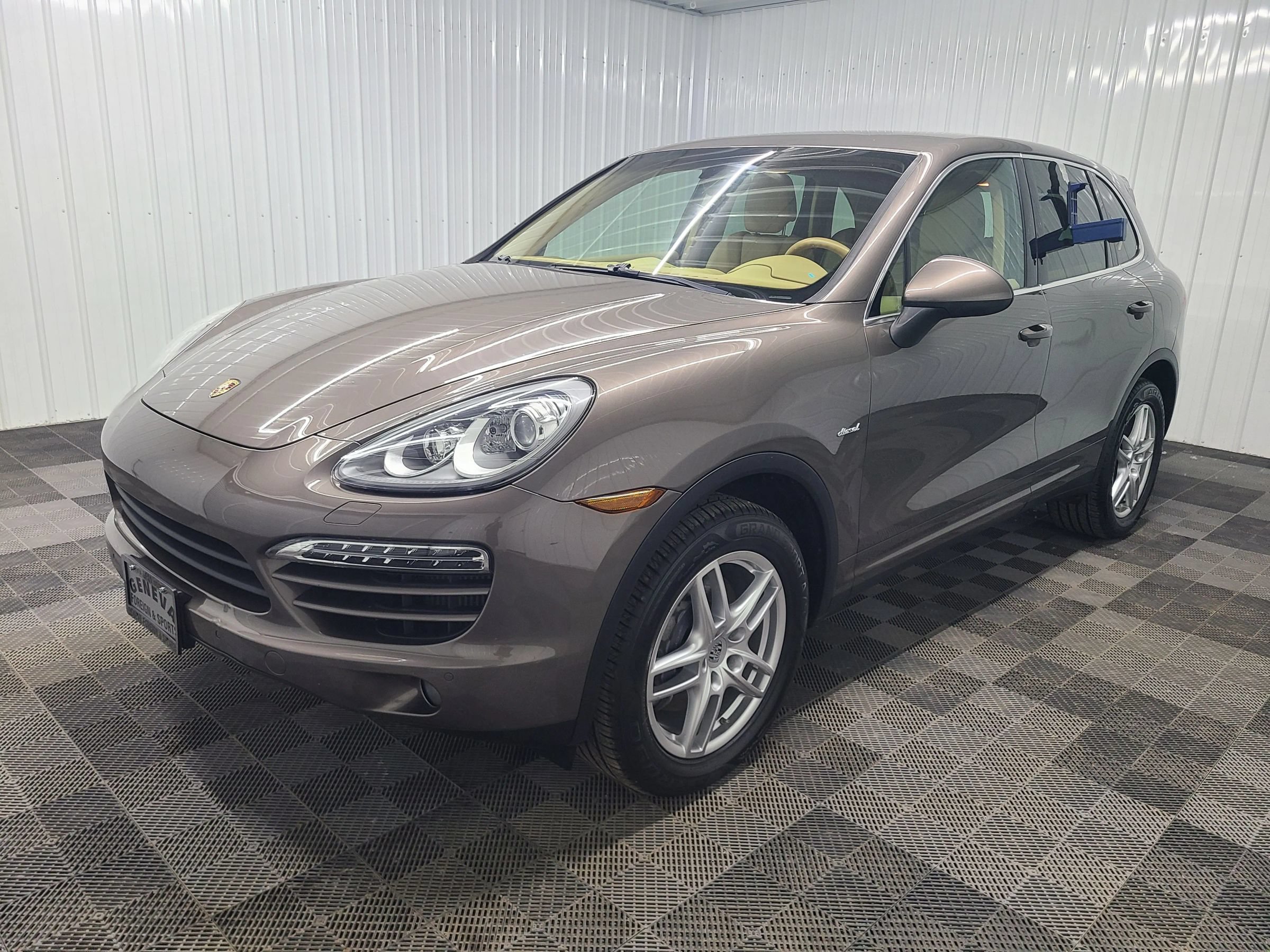 Used 2013 Porsche Cayenne Diesel AWD/4WD image 7