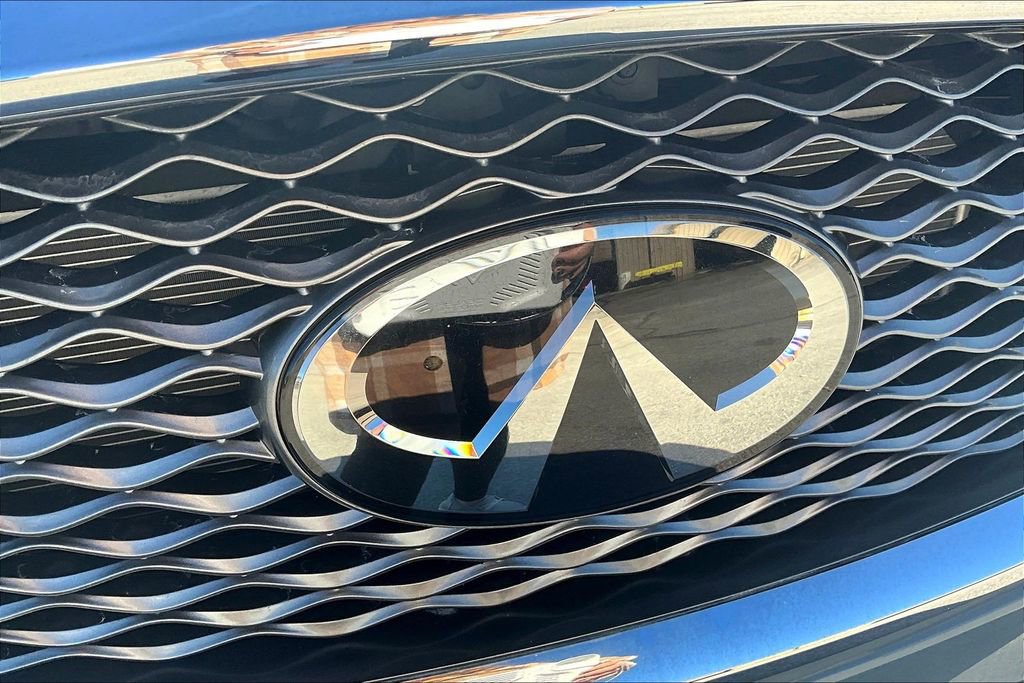 Used 2022 INFINITI QX50 Luxe w/ Cargo Package image 38