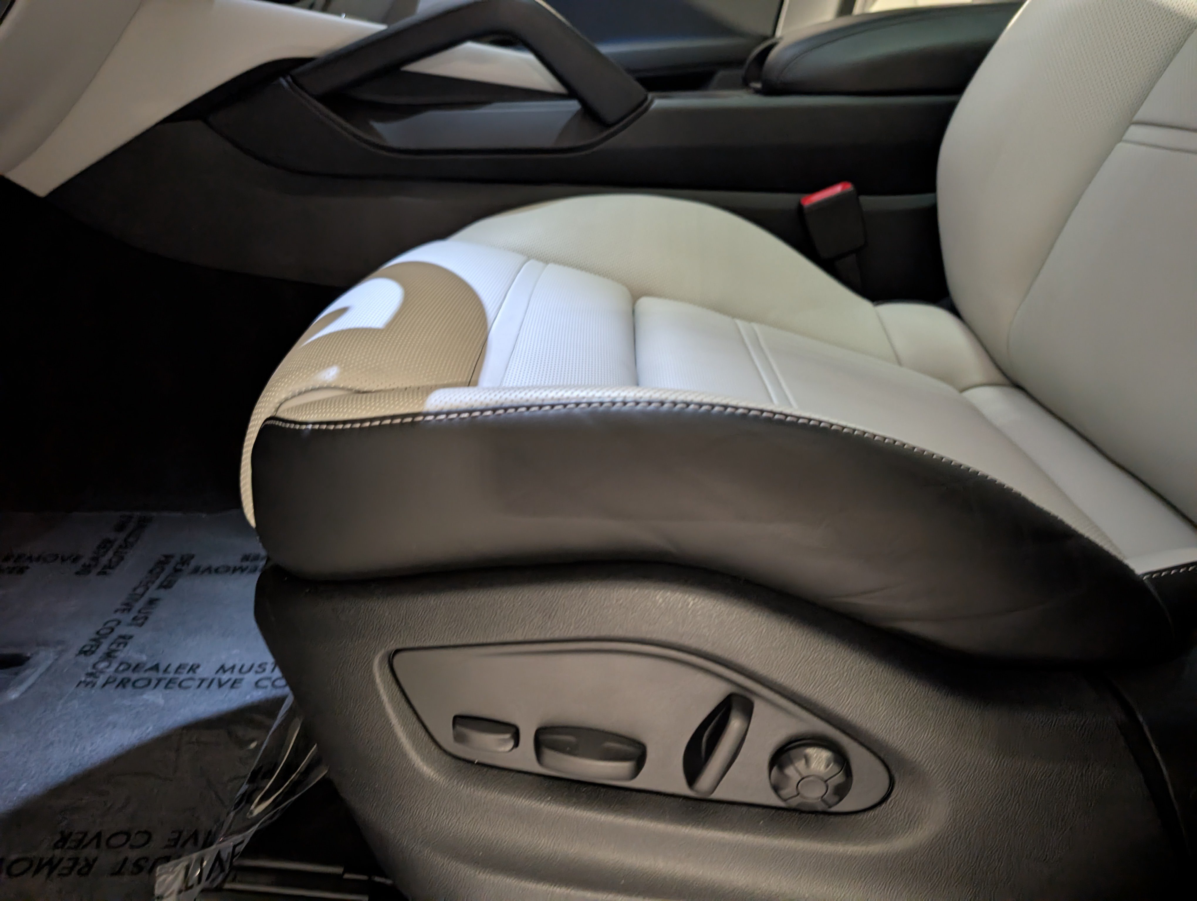 Certified 2025 Porsche Cayenne S AWD/4WD image 19