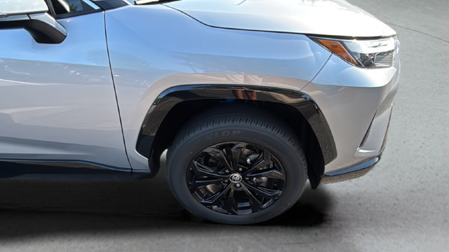 Used 2025 Toyota RAV4 SE w/ Convenience Package AWD/4WD image 35