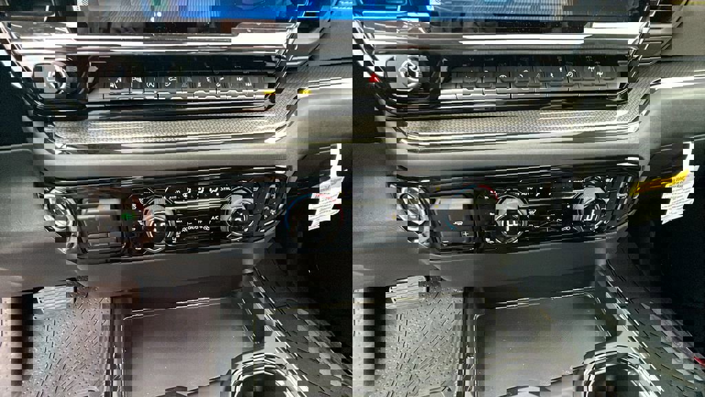 New 2026 Chevrolet Silverado 1500 ZR2 image 26