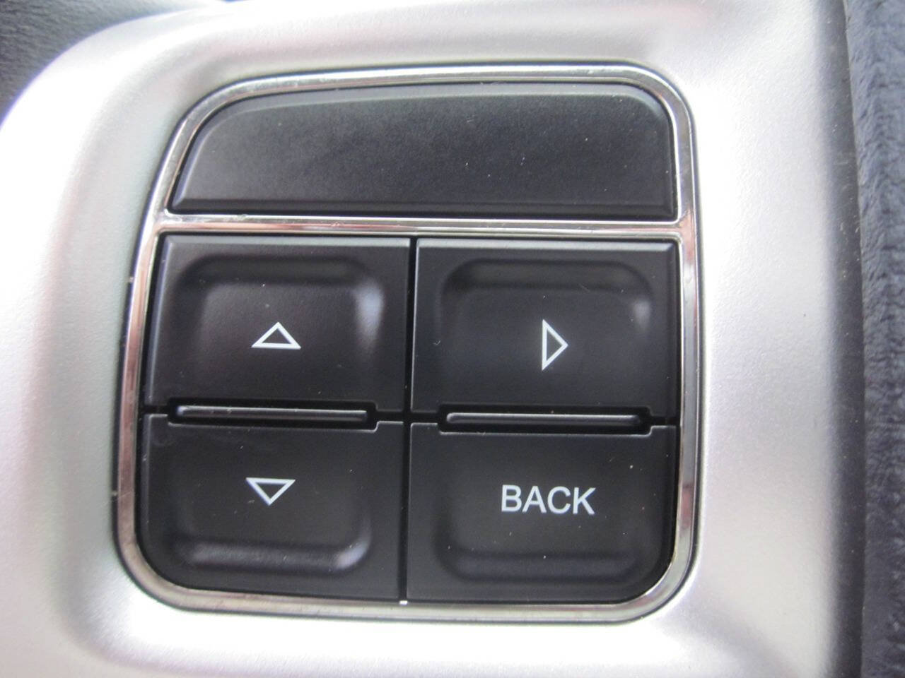 Used 2011 Dodge Grand Caravan Crew w/ Entertainment Group 1 FWD image 30