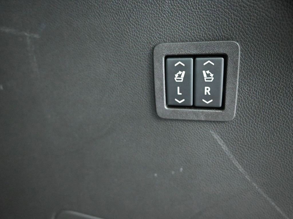 Used 2024 Buick Enclave Premium image 19