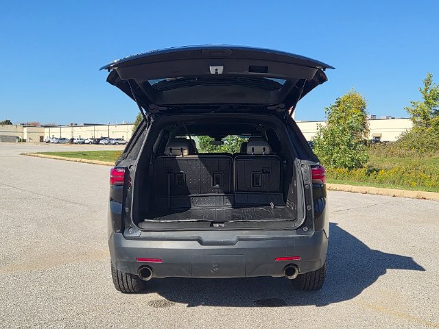 Used 2024 Chevrolet Traverse LS w/ Safety Package AWD/4WD image 10