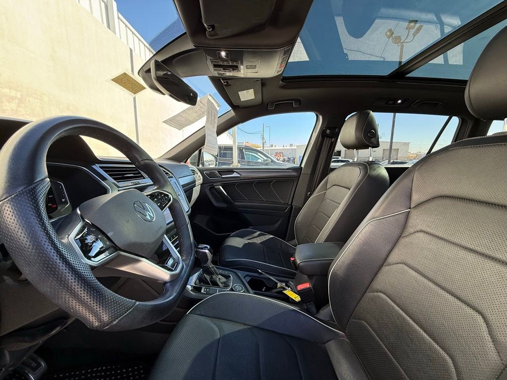 Used 2022 Volkswagen Tiguan SEL R-Line image 5