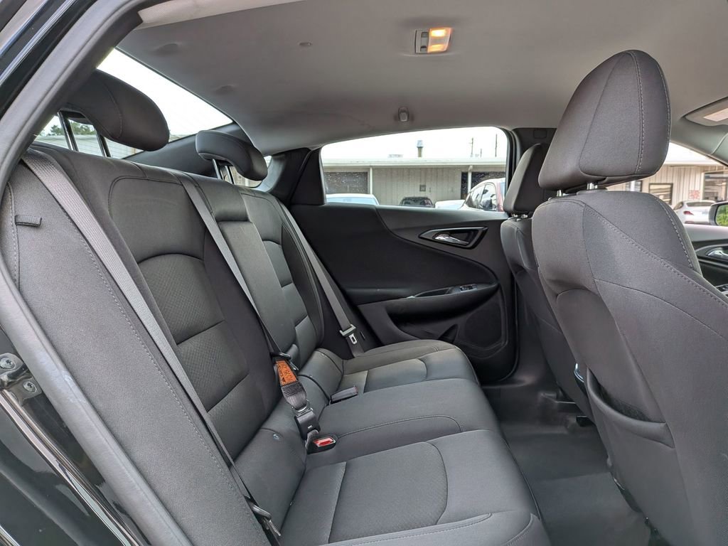 Used 2025 Chevrolet Malibu LT FWD image 30