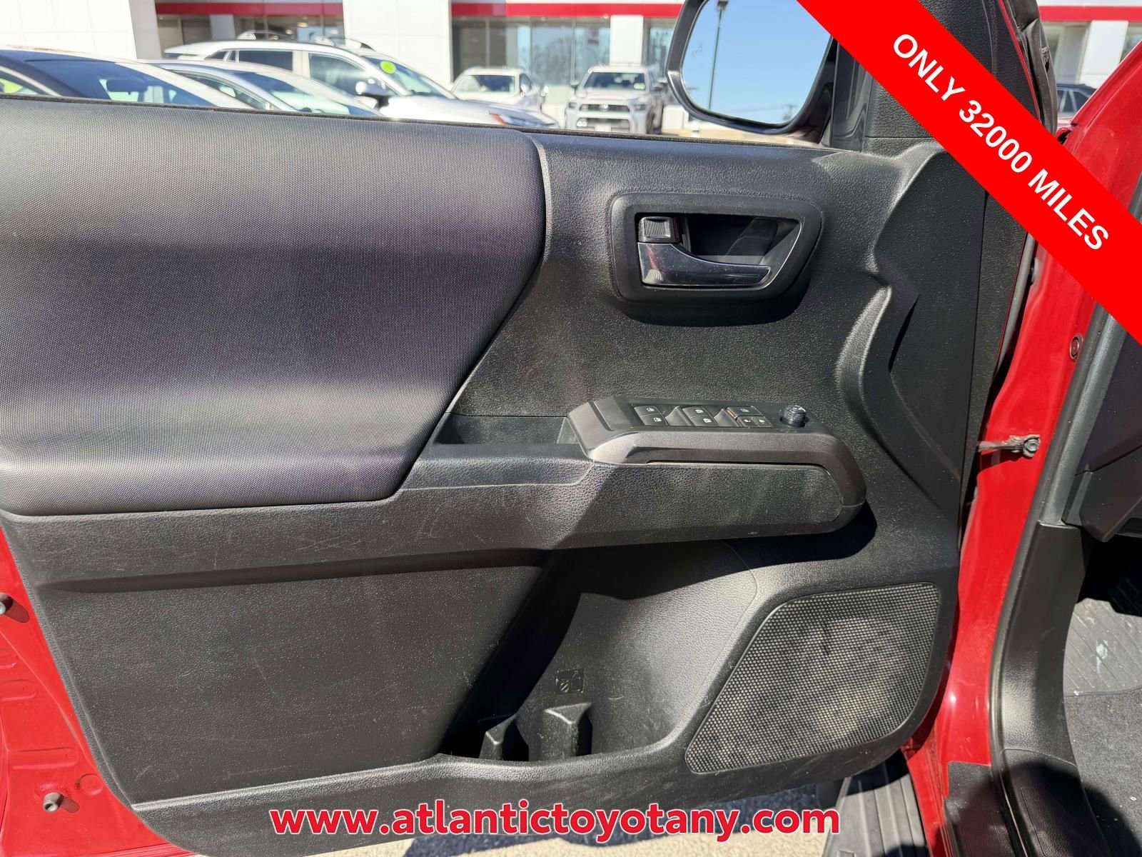 Used 2022 Toyota Tacoma TRD Sport w/ Technology Package image 23