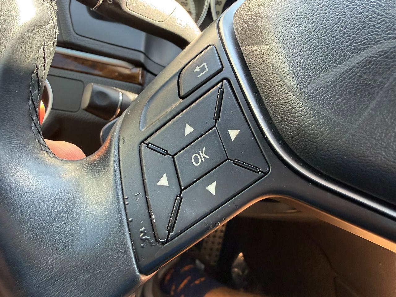 Used 2014 Mercedes-Benz E 550 Cabriolet image 38