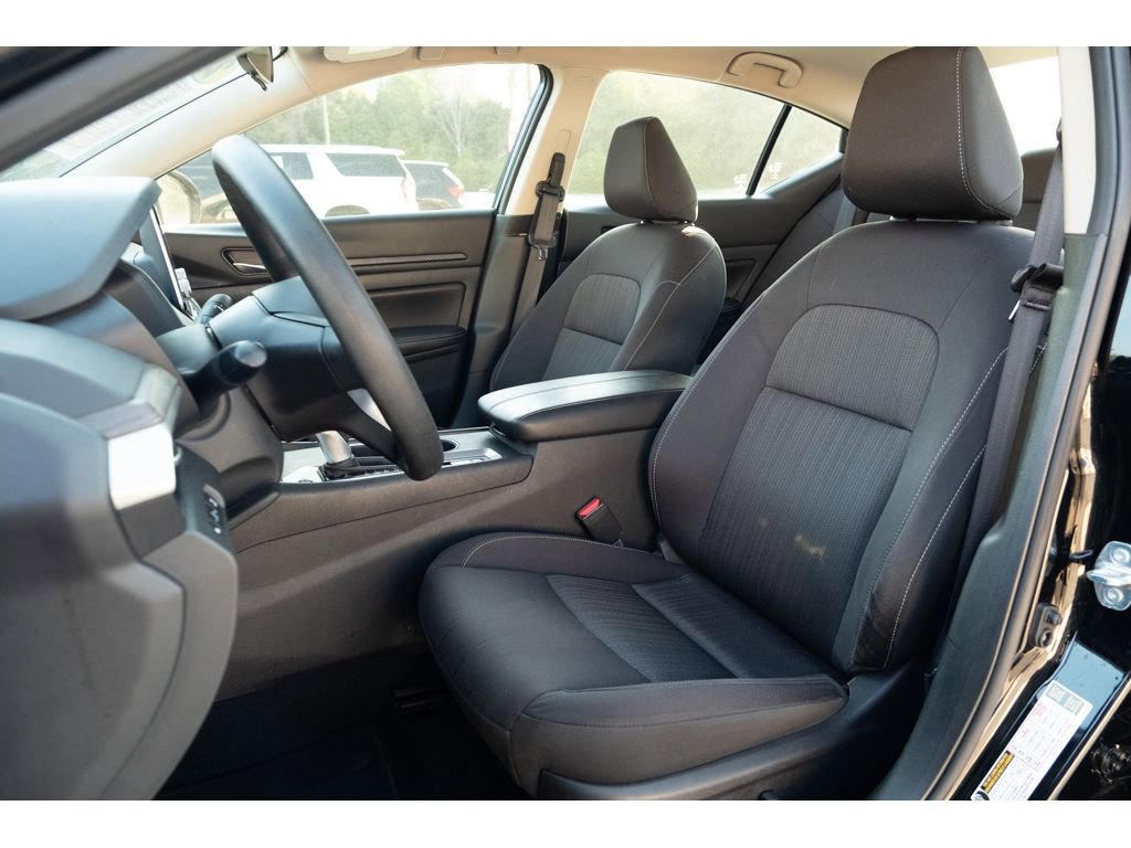 Used 2025 Nissan Altima 2.5 SV image 12