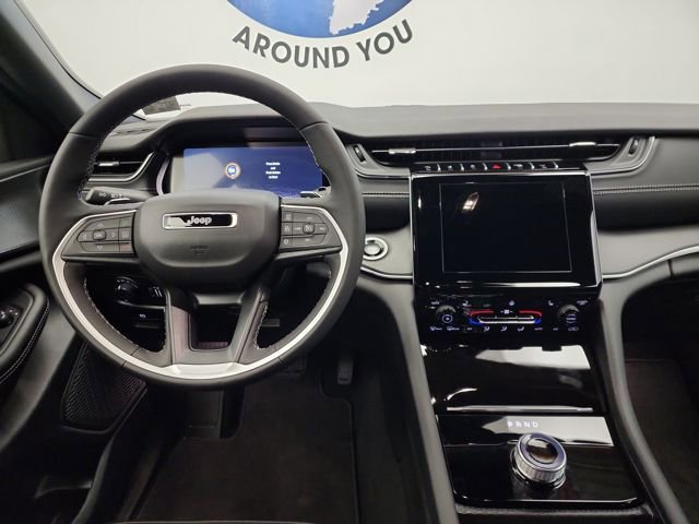 New 2025 Jeep Grand Cherokee Altitude image 19