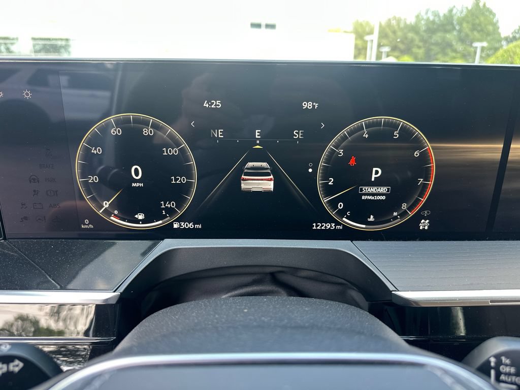 Used 2025 INFINITI QX80 Sensory AWD/4WD image 23