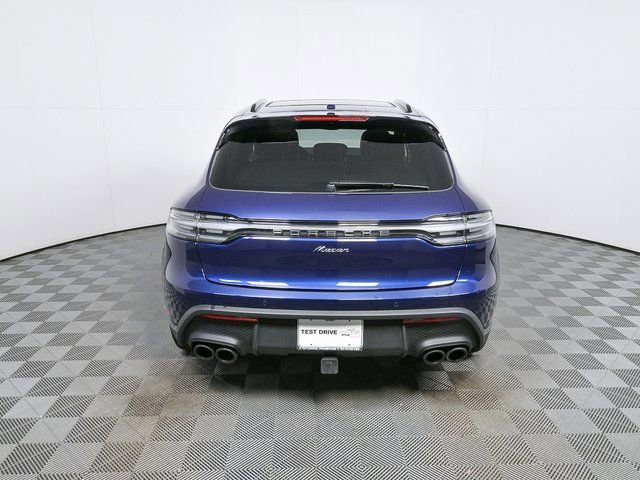 Certified 2025 Porsche Macan AWD image 33