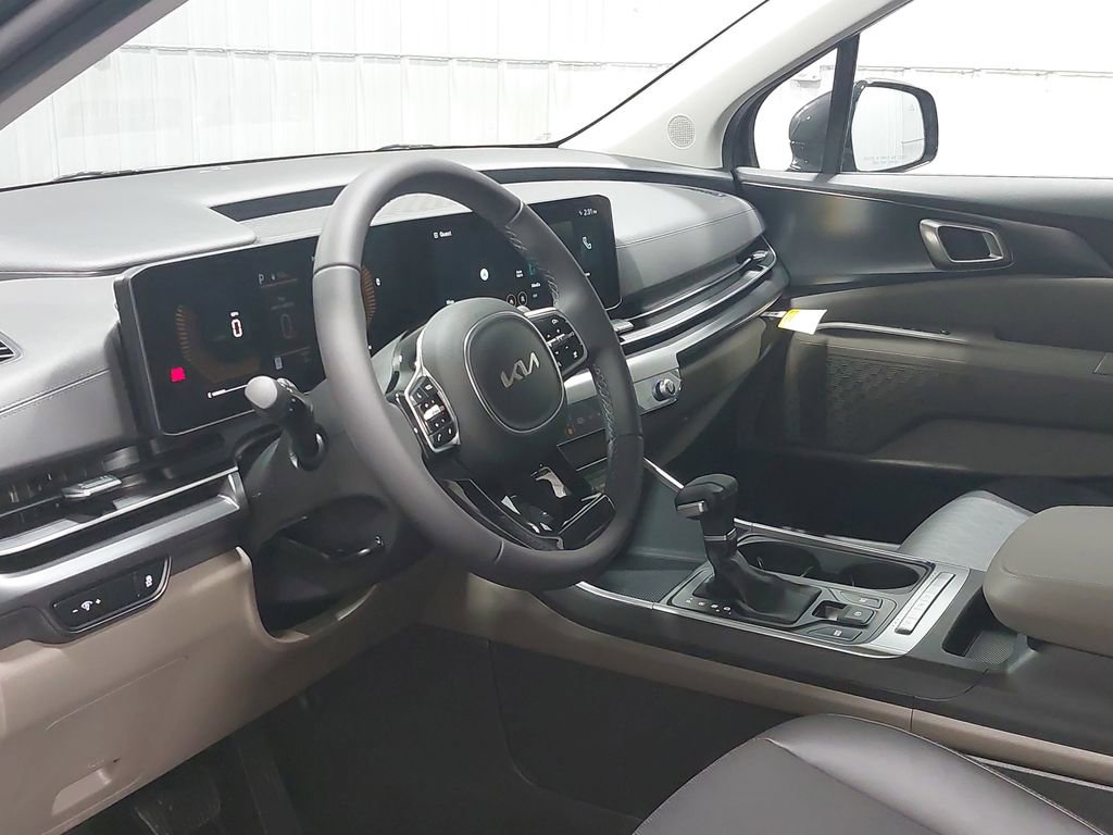 New 2026 Kia Carnival FWD image 17