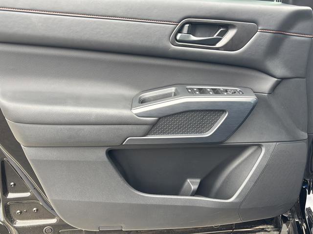 Used 2025 Nissan Pathfinder Rock Creek image 15