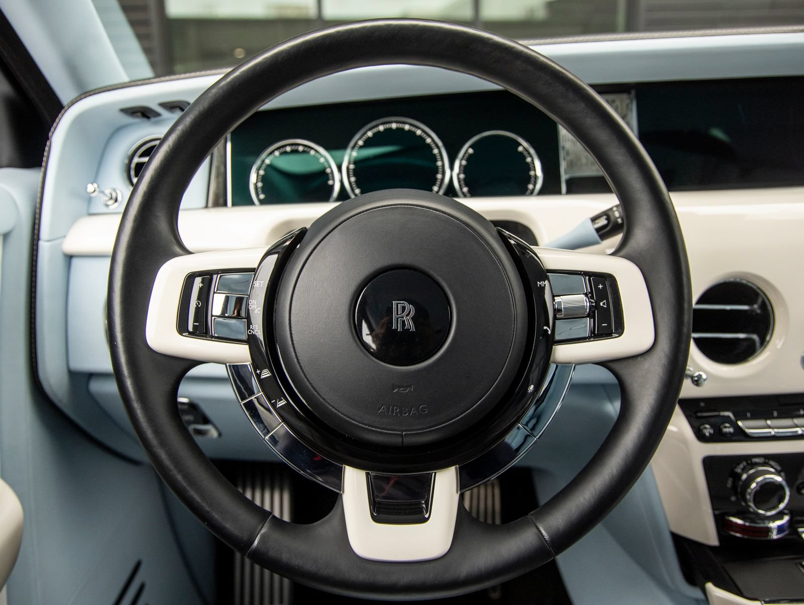 Used 2023 Rolls-Royce Phantom Extended Wheelbase w/ Leather Finishing Pack RWD image 40