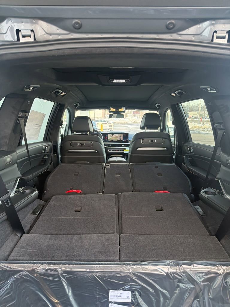 New 2026 BMW X7 M60i image 14