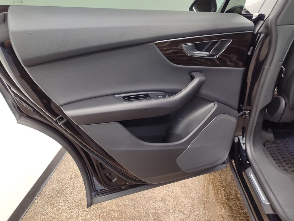 Used 2021 Audi Q8 Premium AWD/4WD image 22