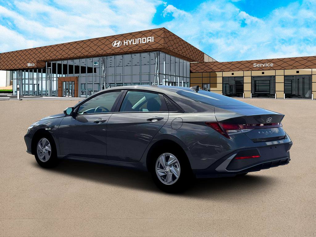 Used 2026 Hyundai Elantra SE image 4