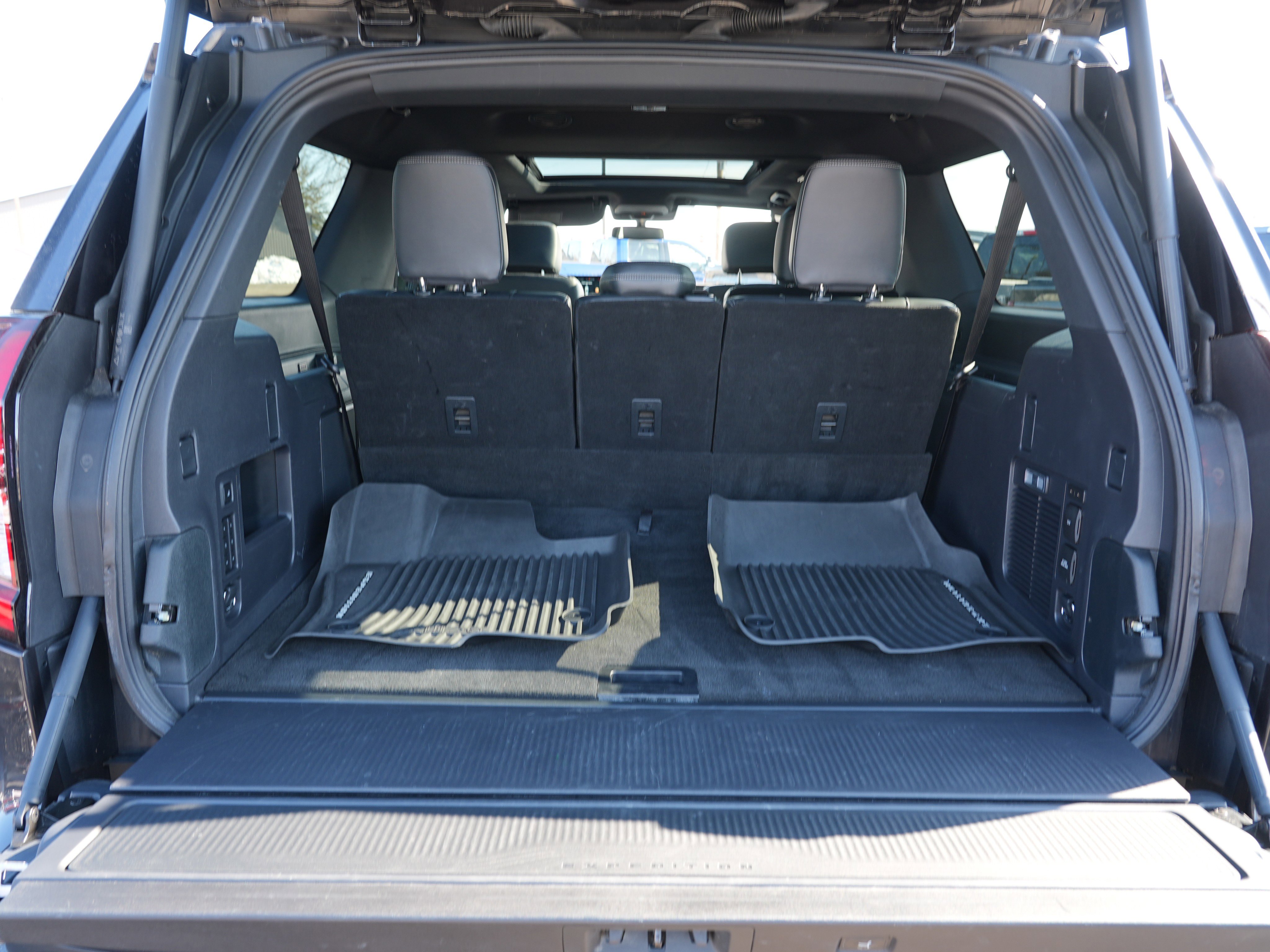 Used 2025 Ford Expedition Max Platinum w/ Stealth Appearance Package AWD/4WD image 36