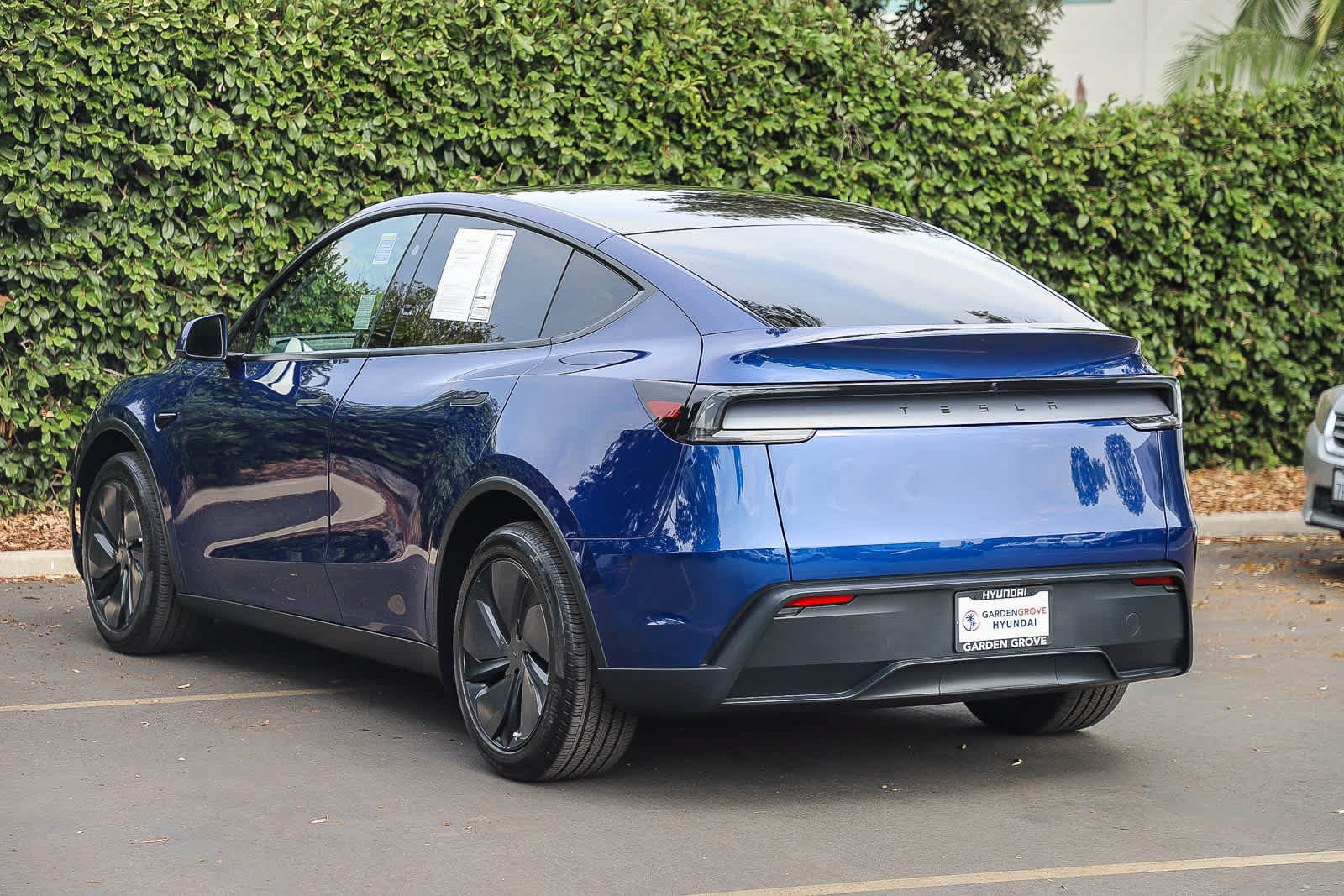 Used 2026 Tesla Model Y 2WD image 7