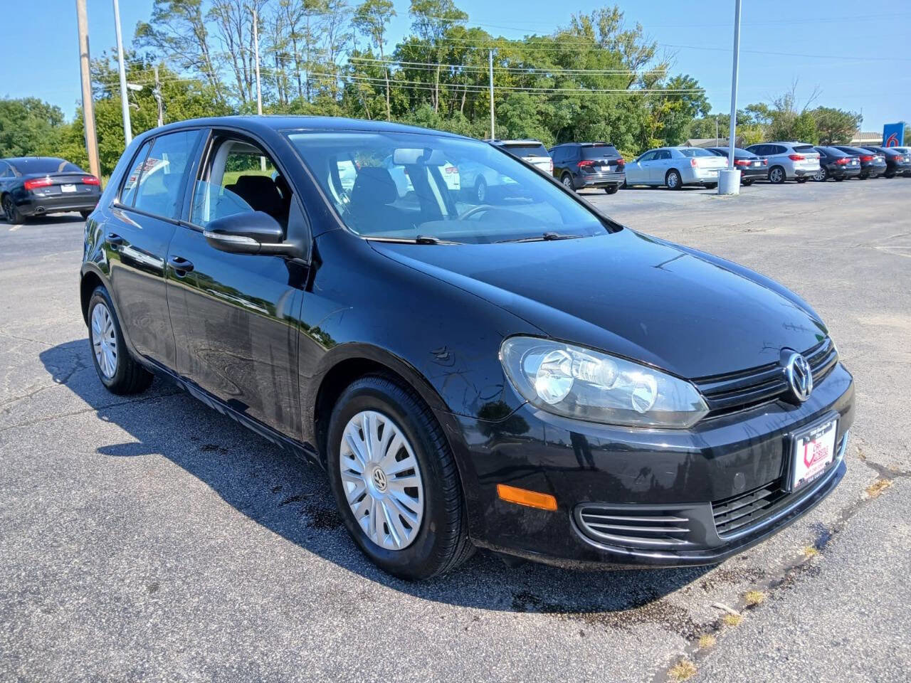 Used 2010 Volkswagen Golf 4-Door image 3