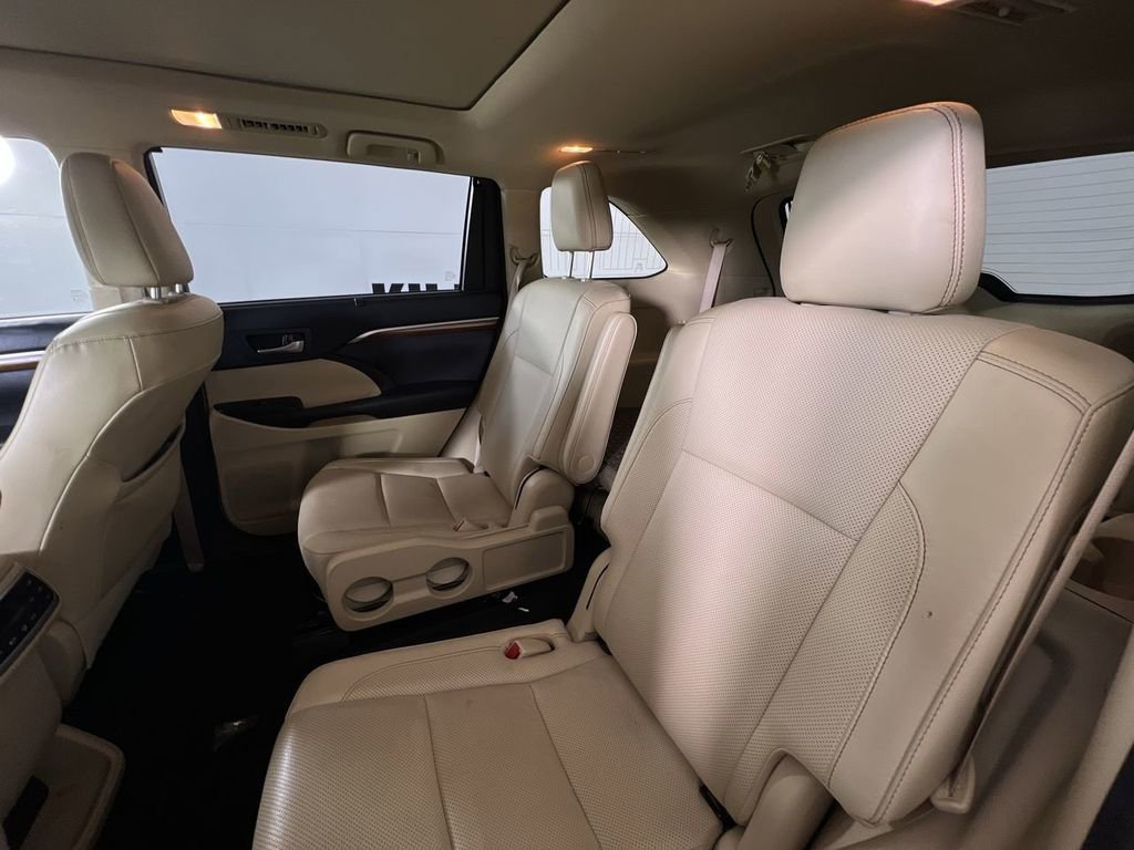 Used 2018 Toyota Highlander Limited Platinum image 23