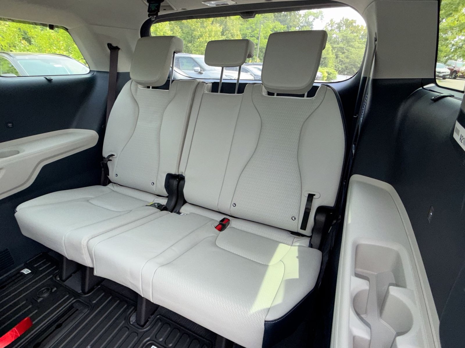 New 2026 Kia Carnival SX Prestige FWD image 32
