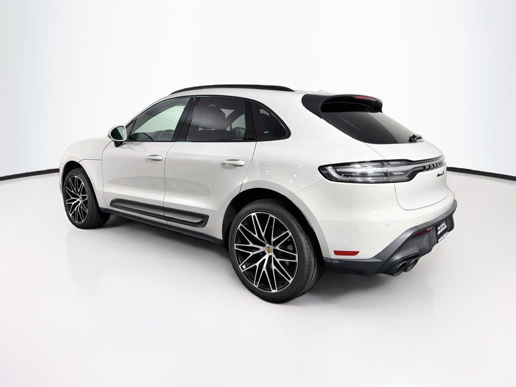Certified 2023 Porsche Macan S AWD/4WD image 3