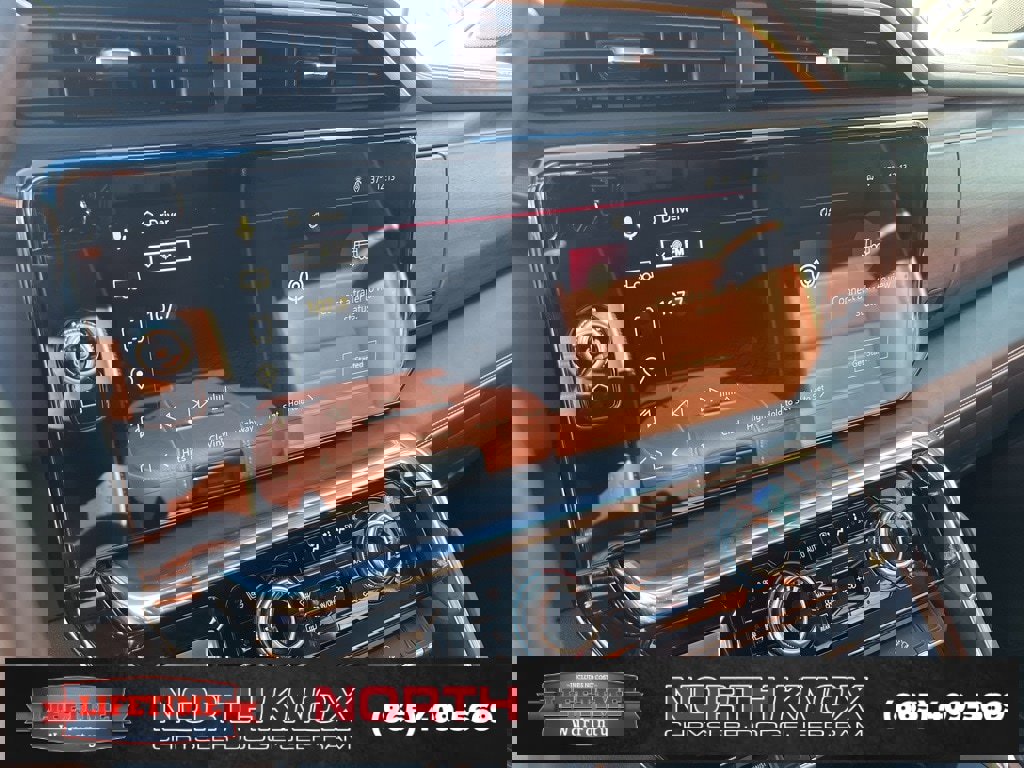 Used 2025 GMC Sierra 2500 Denali Ultimate image 9