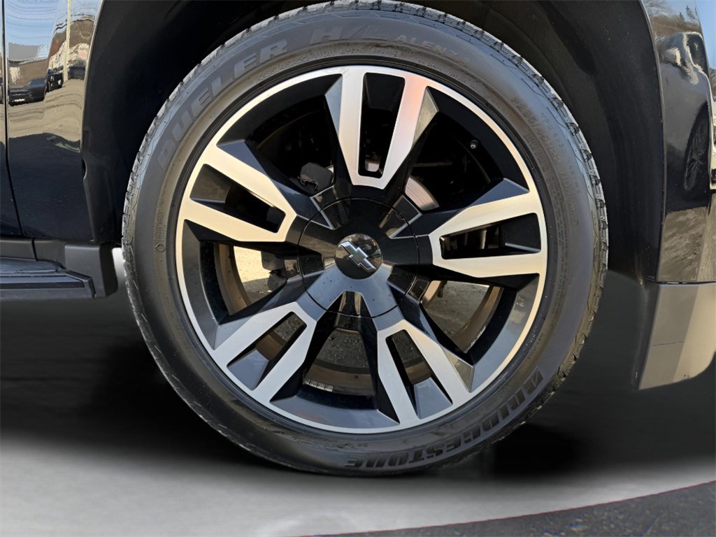 Used 2019 Chevrolet Tahoe LT w/ RST Edition image 13