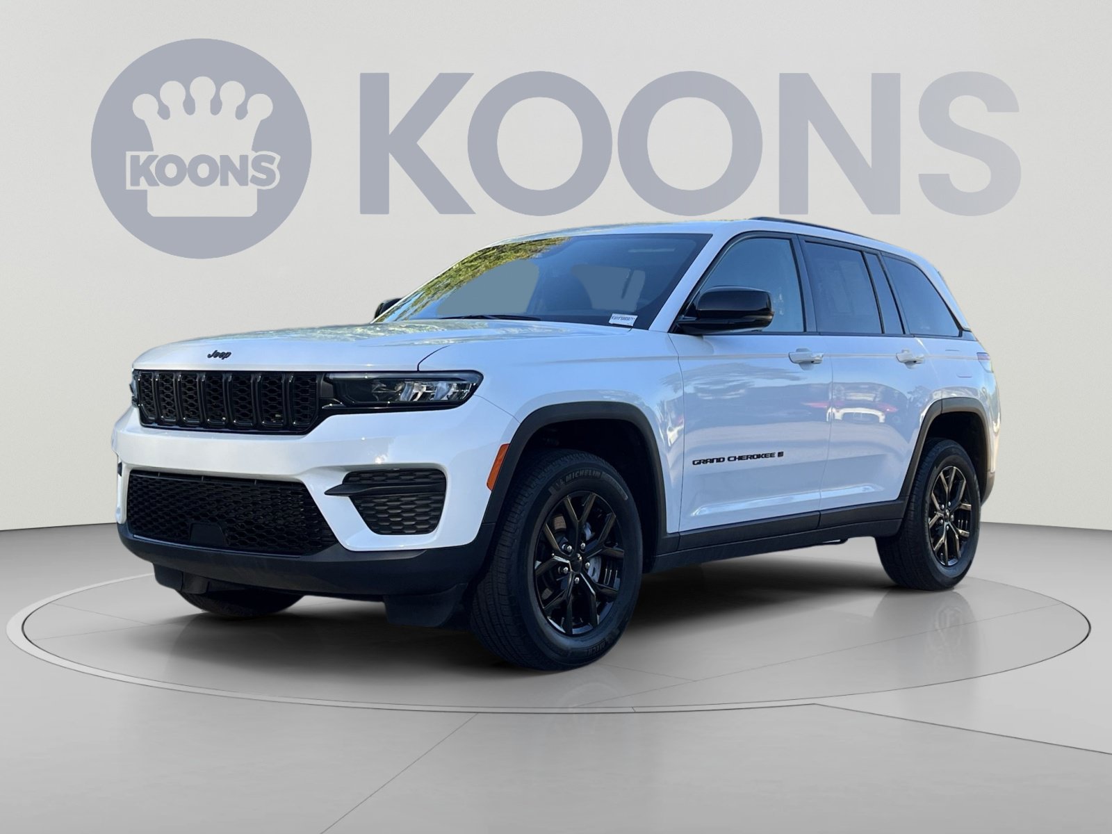 Used 2025 Jeep Grand Cherokee Altitude