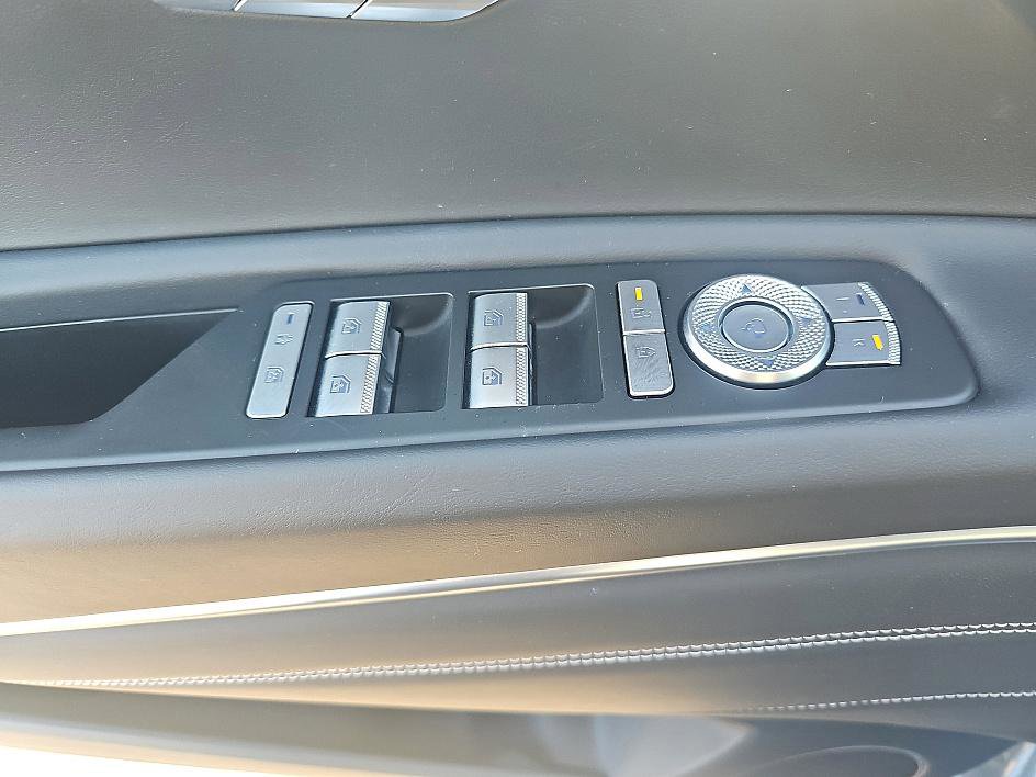 Used 2025 Genesis GV80 2.5T Standard image 12