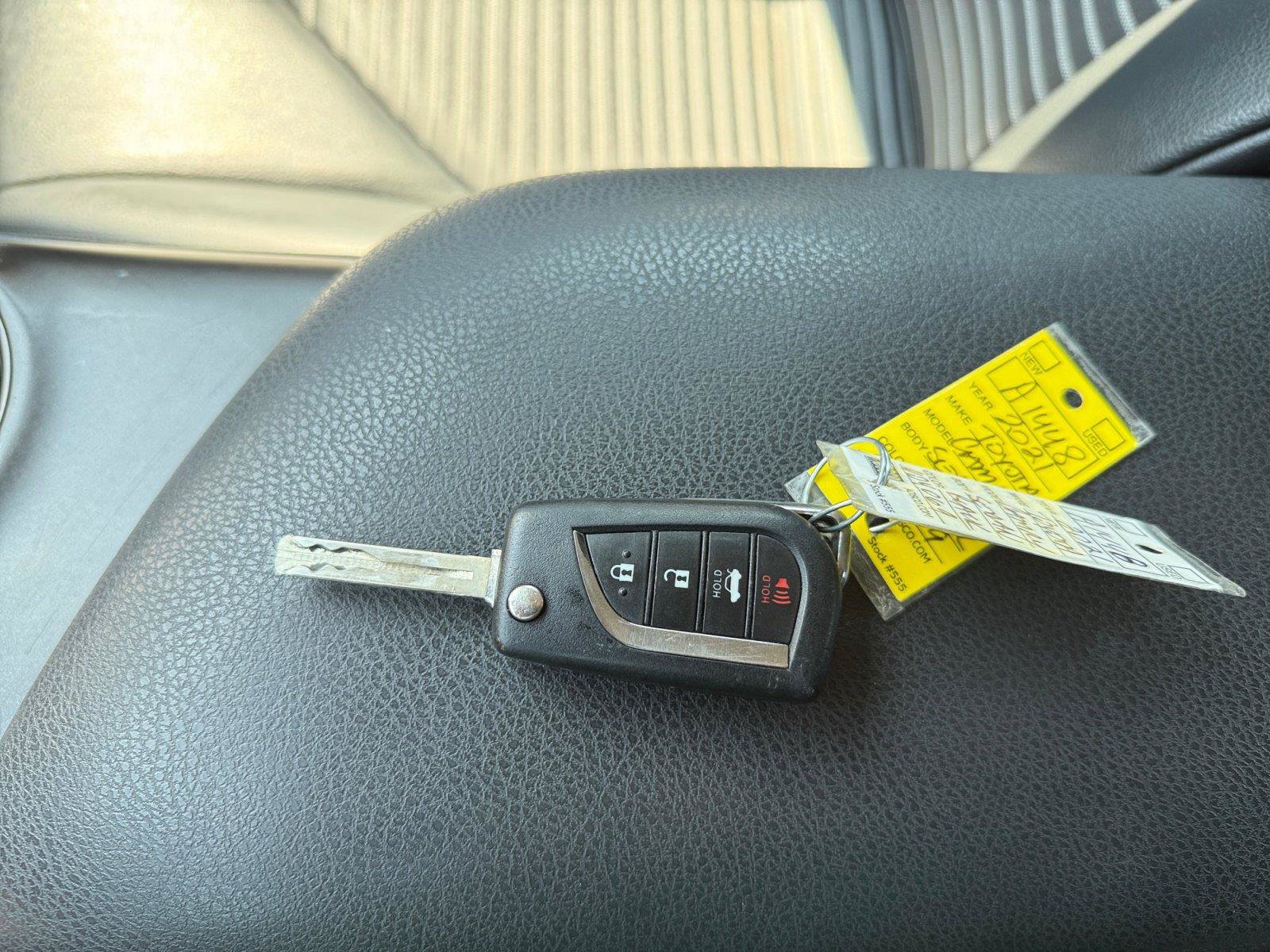 Used 2021 Toyota Camry SE FWD image 29