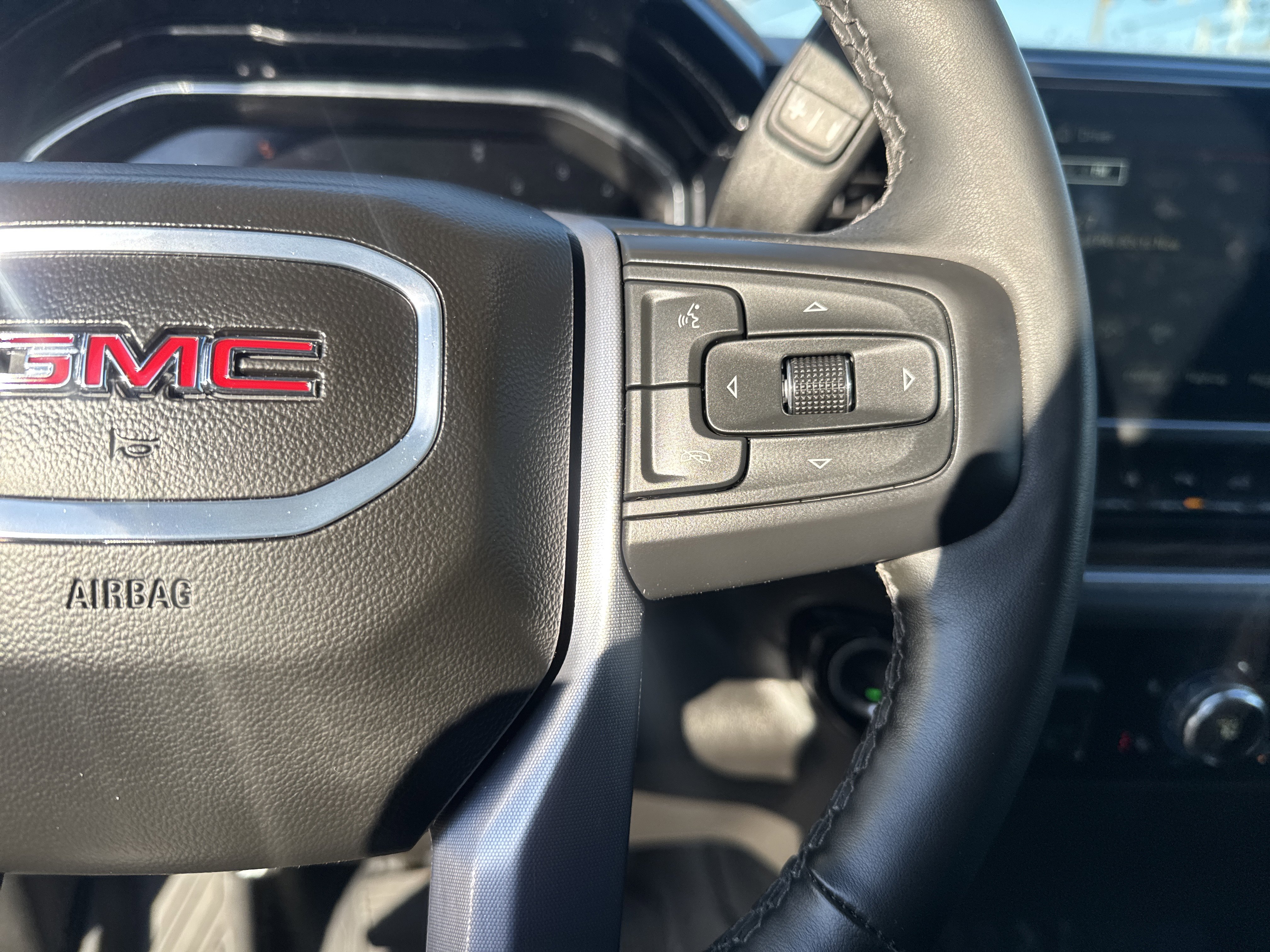 Used 2025 GMC Sierra 2500 SLE w/ SLE Value Package; AWD/4WD image 19