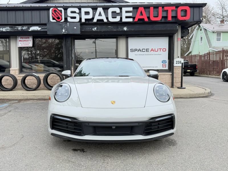 Used 2021 Porsche 911 Carrera image 2