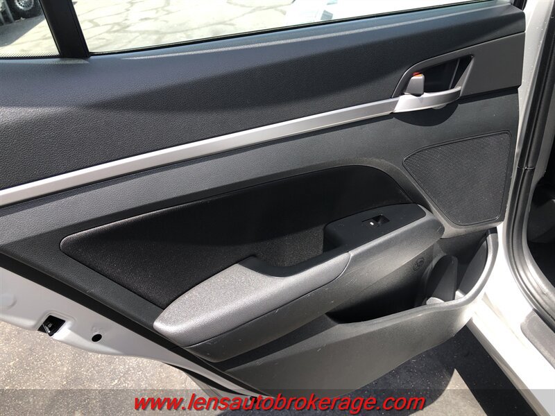 Used 2019 Hyundai Elantra SEL w/ Cargo Package FWD image 16