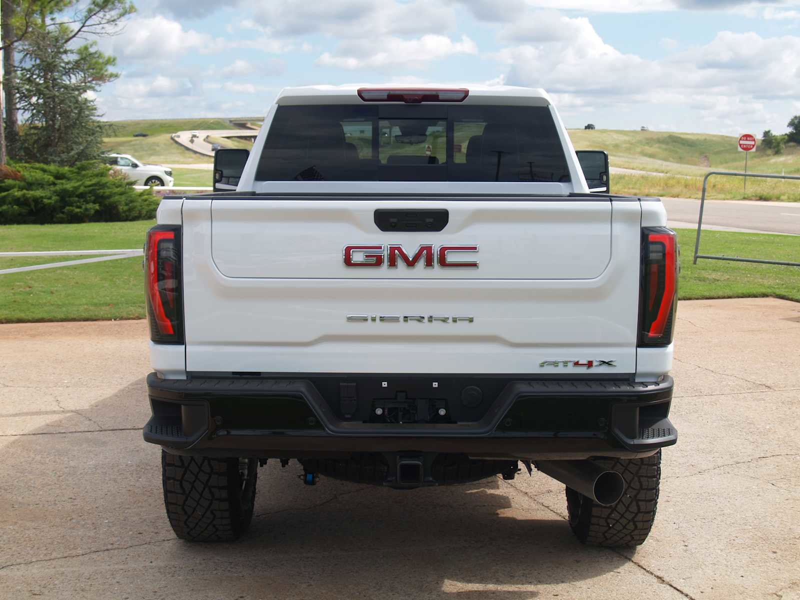 New 2026 GMC Sierra 2500 AT4X image 8