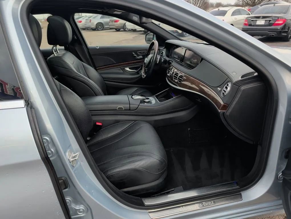 Used 2016 Mercedes-Benz S 550 4MATIC Sedan image 36