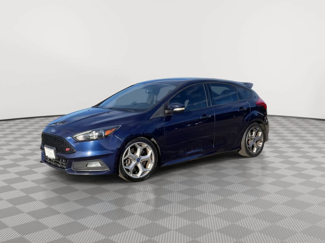 Used 2017 Ford Focus ST w/ Equipment Group 402A FWD image 4