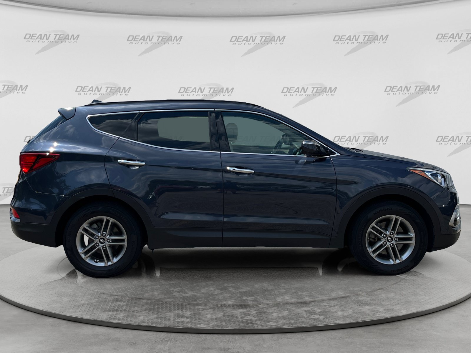 Used 2018 Hyundai Santa Fe Sport w/ 2.4L Value Package 02 FWD image 9