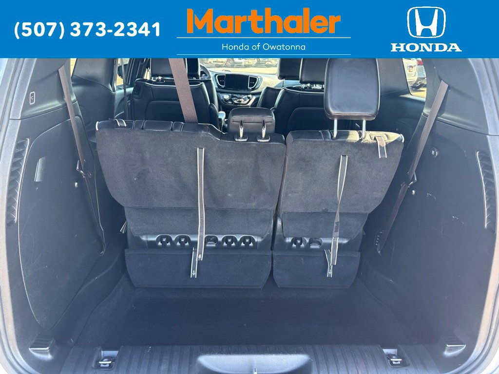 Used 2026 Chrysler Pacifica Limited FWD image 16